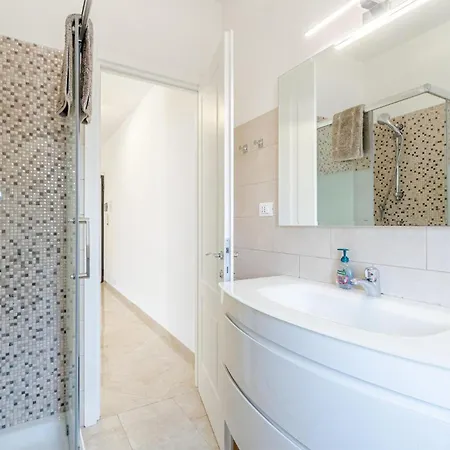 Lovely Apartment In Recco With Wifi Lägenhet